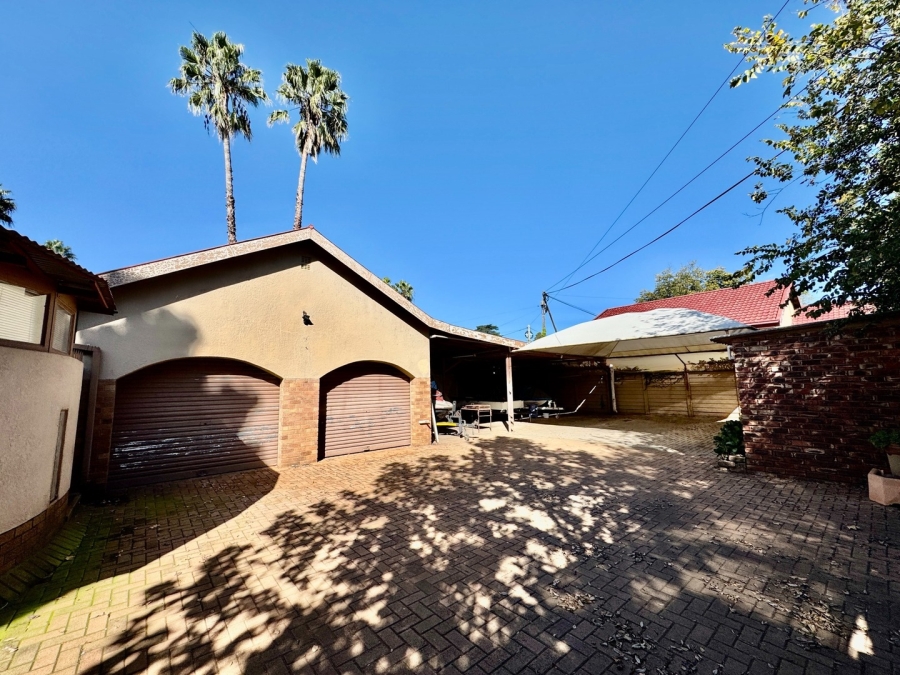 5 Bedroom Property for Sale in Potchefstroom North West